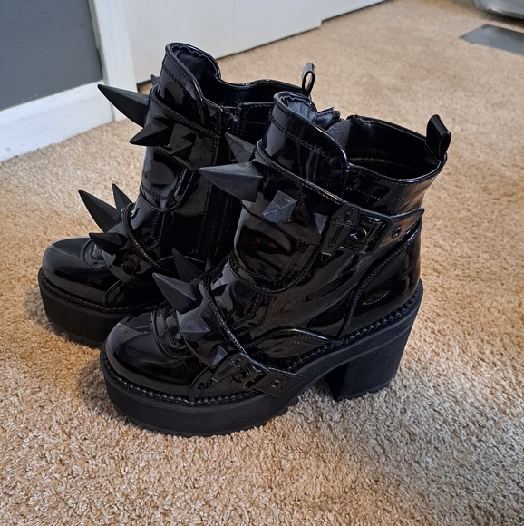 Black Patent Spike-Embellished Women's Ankle Boots - Picture 3 of 6